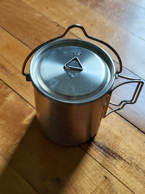 750毫升不锈钢野营烹饪锅（带盖和挂钩）- 可用于明火和燃气炉